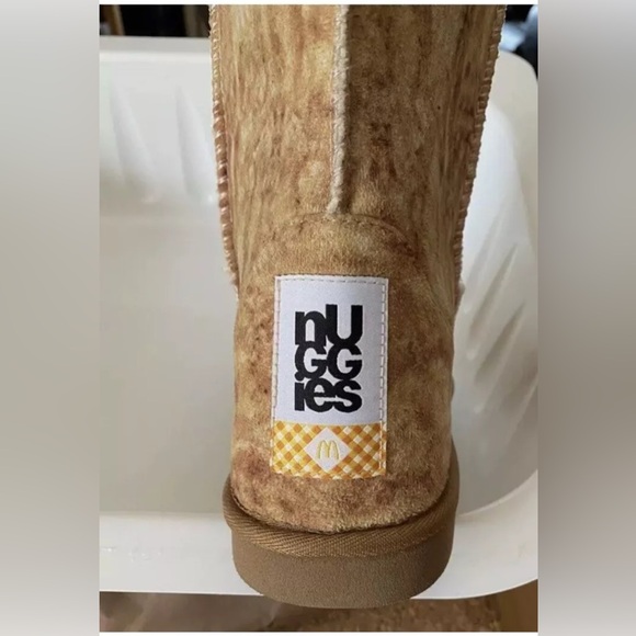 McDonald's LIMITED EDITION Nuggies Ugg Boots RARE Only pair in USA small - Picture 6 of 13